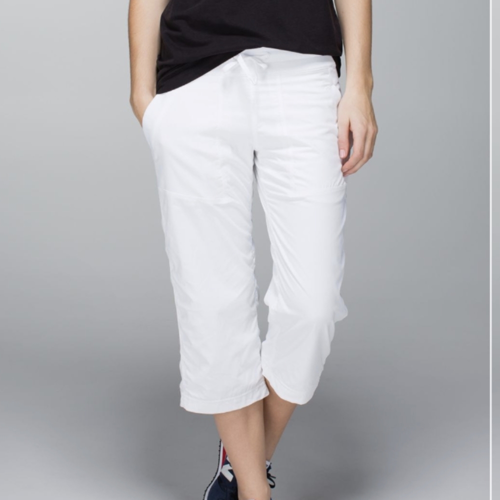 Lululemon Studio Crop *Liner White like new - Picture 1 of 14